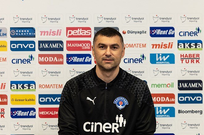 29e61e926ca2466b91bf2b794e67c5c8 Burak Yılmaz'dan yabancı hakem yanıtı: "Daha büyük kaosa götüreceğini düşünüyorum"  - 4. Foto