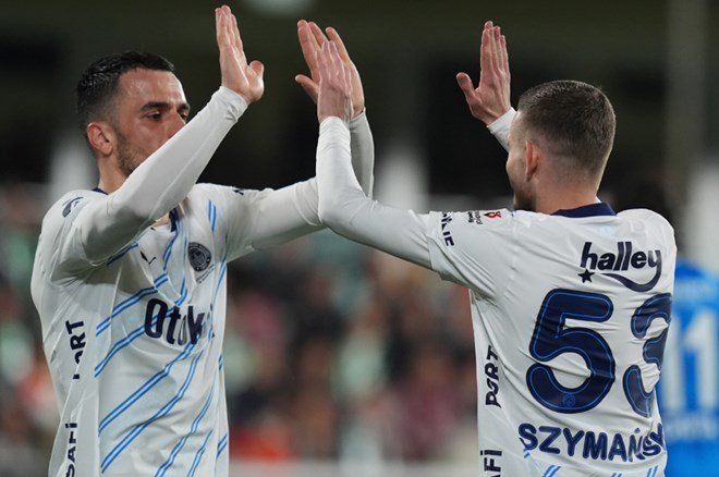 "Tadic ve Dzeko'suz daha güzel" | Spor yazarları, Fenerbahçe için ne dedi?  - 4. Foto