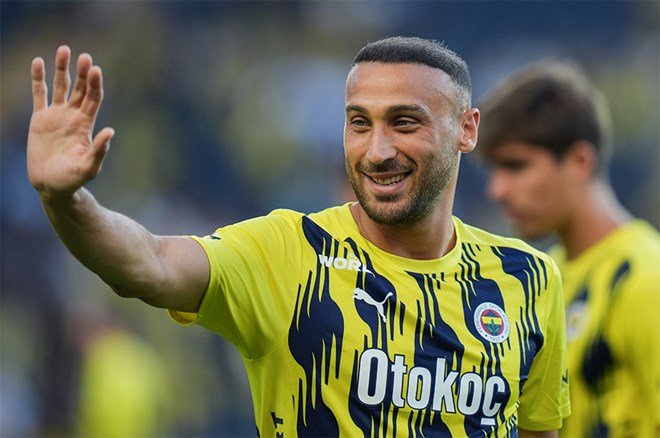 3388c1225efa4eb895364e9135d154f6-2 Ayrılığın kapısından dönen Cenk Tosun'da beklenmedik gelişme  - 5. Foto