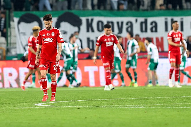 "Bu skandalı da mı görecektik!" | Spor yazarları Beşiktaş için ne dedi?  - 4. Foto