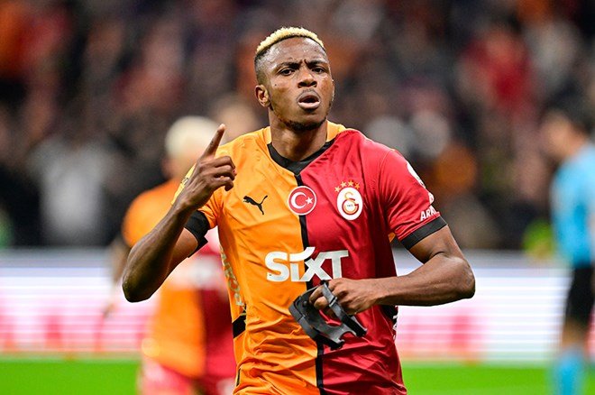 725c42bb3ddd42ebb27449c5f2db63de-5 Galatasaray'da derbi öncesi Victor Osimhen endişesi  - 4. Foto