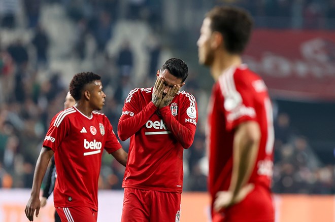 Konyaspor - Beşiktaş maçındaki kırmızı kartlara Trio yorumu  - 11. Foto