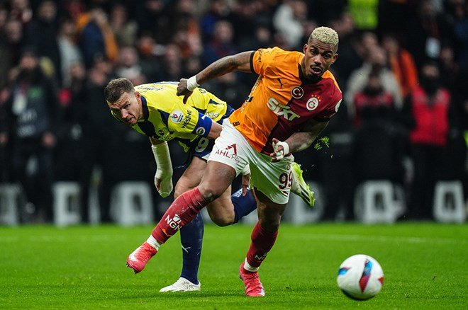 81c01c81d27e4441a0c2ecea95e5bd1c Süper Lig'de şampiyonluk oranları güncellendi - 5. Foto