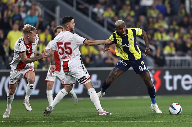 Trio ekibi Fenerbahçe - Samsunspor maçında tartışmalı pozisyonlara noktayı koydu  - 3. Foto