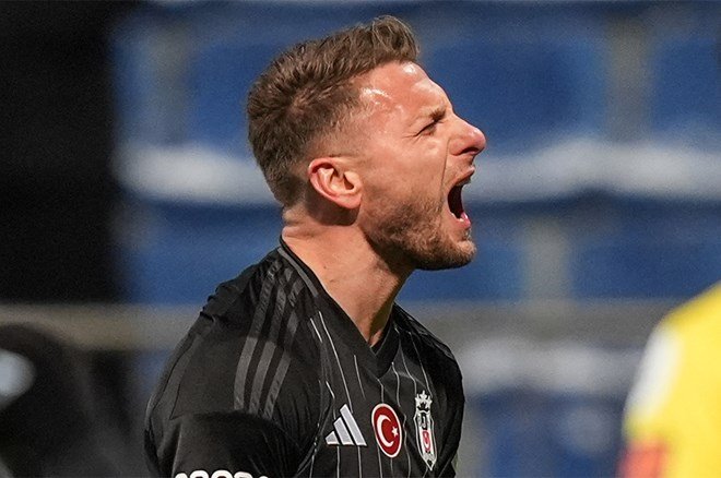 8d448df84a8c4b87a6d2a62ac4c453a1-5 Beşiktaş'ta ayrılık yaklaşıyor: Solskjaer'in tercihi iddiaları kuvvetlendirdi - 3. Foto