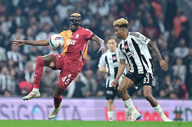 92868df8c17247248aa6f7a2ebfdffee Trio'da derbideki kırmızı kartlar için flaş çıkış: "Asla kabul etmiyorum, işgüzarlık yaptı" - 2. Foto