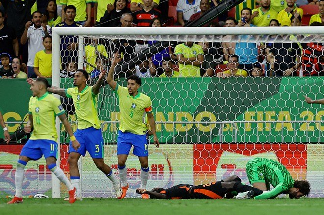 928ec921c6304905861eda0793f1dd5f-1 Davinson Sanchez'de derbi öncesi flaş gelişme: Kararı ne Galatasaray ne de futbolcu verecek  - 3. Foto