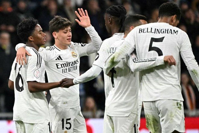 a11e6a9afe884891812902cfcdaf01b6 Forma satışlarından en çok kazanan 20 Avrupa kulübü: "Üç büyükler" kaçıncı sırada? - 2. Foto