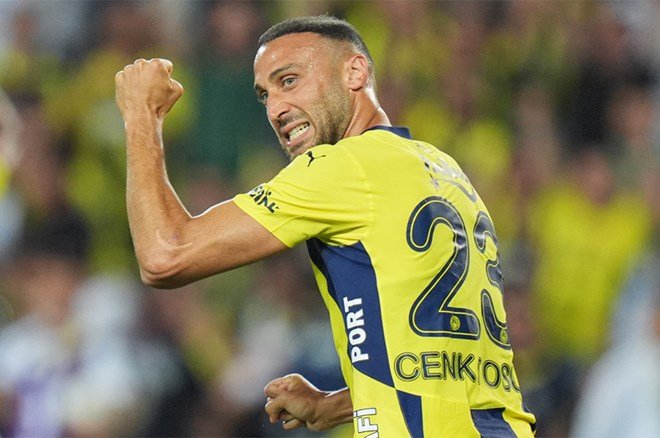 a6870d5c53b542e0b80e0eca1d5b6c7f-1 Ayrılığın kapısından dönen Cenk Tosun'da beklenmedik gelişme  - 2. Foto