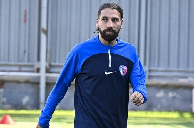 b1b8052359a342908c1b89c359b669a1 Olcay Şahan "Bir adım önde" deyip derbinin skorunu verdi: Tam 4 gol - 4. Foto