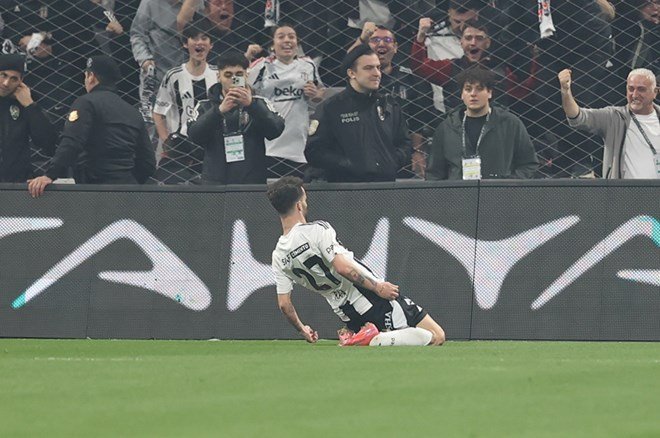 "Galatasaray'ın gelecek sezon yeni bir hocaya ihtiyacı var" | Spor yazarları derbi için ne dedi?  - 13. Foto