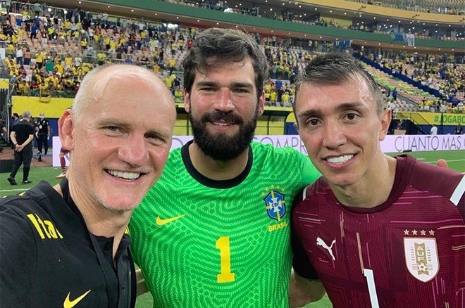 cca6bd82f81a45cebdb25958dc6f5d18 Galatasaray'dan Muslera'nın yerine dünyanın konuşacağı isim: Birlikte fotoğraf bile çekildiler  - 5. Foto