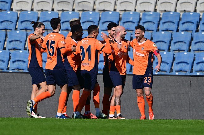 d99de339359f415f9fcf956e4036efb3 Süper Lig'in şampiyonunu açıkladılar: Derbi sonrası tahminler güncellendi - 16. Foto