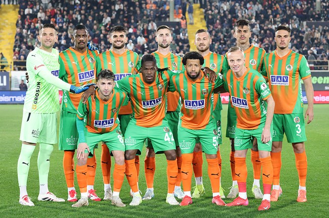 Günay Güvenç'in kırmızı kartı için Alanyaspor kanadından çarpıcı açıklama  - 7. Foto