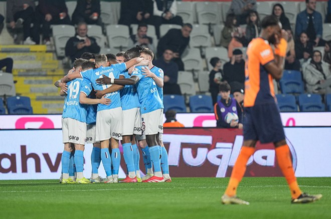 "Alkışlar yeni orkestra şefine!" | Spor yazarları Trabzonspor için ne dedi?  - 4. Foto