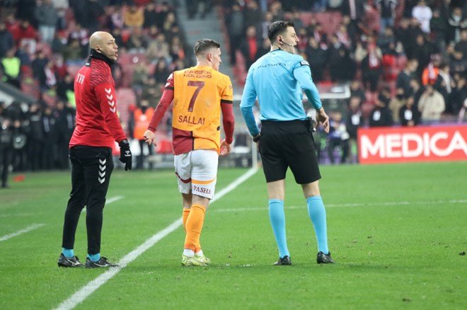 Trio, Samsunspor - Galatasaray maçındaki pozisyonları yorumladı: İptal edilen gol ve penaltı   - 4. Foto