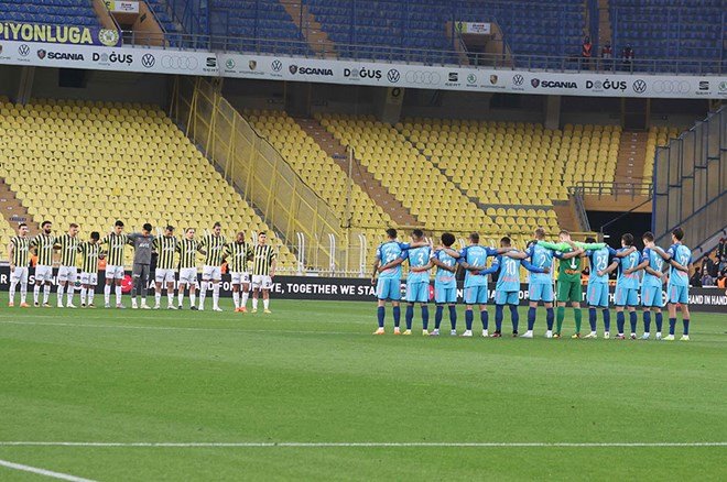 0e73b3af787a432ab82da8b81c3b4e58-1 Fenerbahçe anlaşmayı resmen ilan etti: 3 yıllık sözleşme imzalandı - 2. Foto