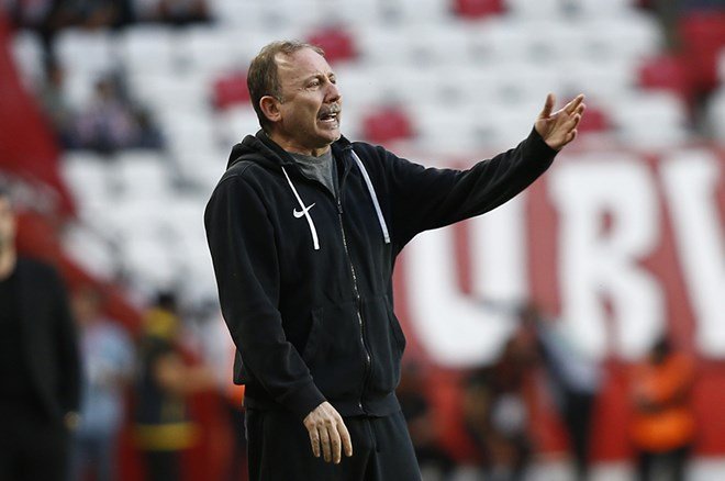 Sergen Yalçın'dan büyük bomba: "O oyuncuları bir an önce Beşiktaş'tan gönderin"  - 4. Foto