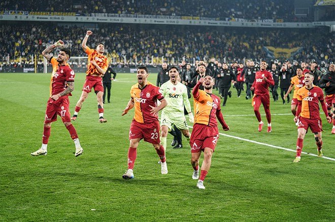 Fenerbahçe farkı 3'e indirdi, Süper Lig'de şampiyonluk oranları güncellendi  - 7. Foto