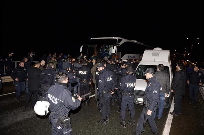 1349f958ebb84471b9b2014455d8f1cd Fenerbahçe'den gece yarısı açıklama: "Failler nerede?"  - 3. Foto