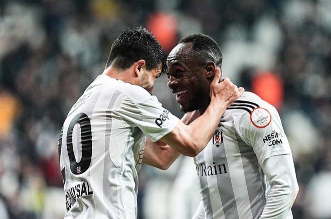 166d2fb7e4df4c94ab136f19502445ff Beşiktaş'ta ayrılacak bir isim daha belli oldu: 3'e gelmişti bakın kaça gidiyor  - 5. Foto