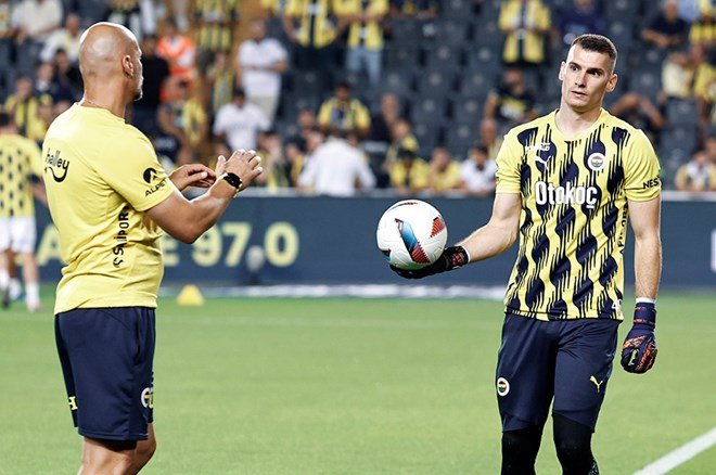 1676aadf5ddf48bdb3f18a6e7fd89a49 Fenerbahçe'den Dominik Livakovic'le ilgili karar çıktı  - 5. Foto