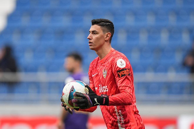 16d2a169287f403891960ae8b50f46e7 Galatasaray'da Muslera'nın yerine flaş isim: Alisson'u bile sollayıp ilk aday oldu - 4. Foto