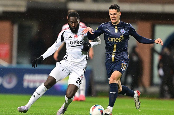 Nihat Kahveci "Sen topu unutmuşsun" dedi ve faturayı Beşiktaş'ın yıldızına kesti  - 4. Foto