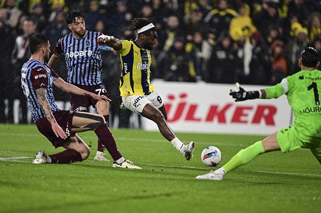 1f62d8da15f7446b90dccbeef6c65623-1 Jose Mourinho'dan Maximin için Napoli detayı - 2. Foto