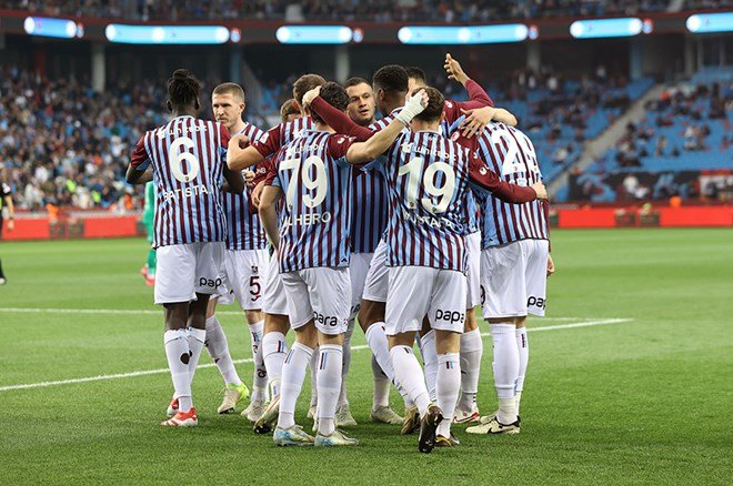 26d86f0054e745dd9358436d8f9c5a69-5 Trabzonspor'un Adana Demirspor maçı kamp kadrosunda 5 eksik  - 4. Foto