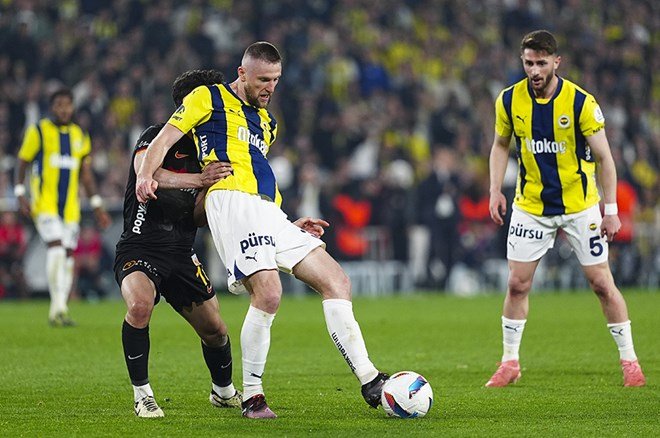 Trio ekibi noktayı koydu: Fenerbahçe'nin kazandığı penaltıda karar doğru mu?  - 4. Foto