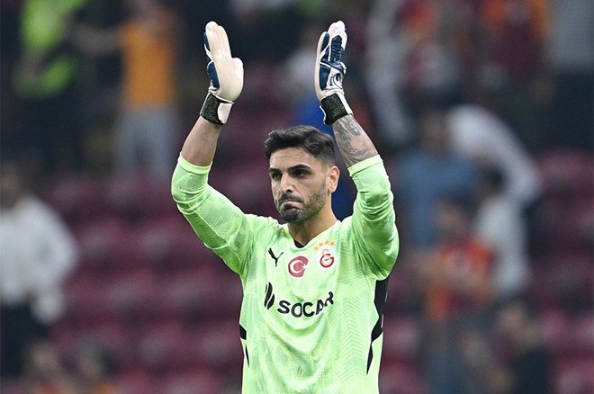 3041151ce3f149f0a3410599909a2446-2 TFF'den Güney Güvenç'e fair-play ödülü: Derbideki diyalog vurgulandı - 4. Foto