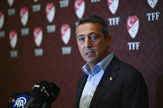 3f6b7c32b0de41b39b246858edfca4a2 CANLI | Ali Koç konuşuyor   - 2. Foto