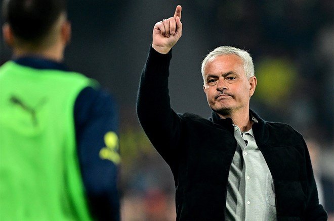 Mourinho'dan yeni sezon öncesi beklenmedik istek: Ali Koç ve yönetim sıcak bakıyor  - 4. Foto