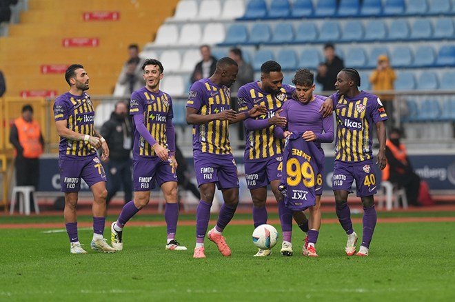 4b45a250b7cc4e9c834e11aebd9617de-4 SÜPER LİG | Eyüpspor - Galatasaray maçı ne zaman, saat kaçta, hangi kanalda? (Muhtemel 11) - 4. Foto