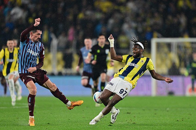 4b7d51d3c86b4c70a619dbad5e36dd41-3 Allan Saint-Maximin'den Jose Mourinho itirafı  - 2. Foto