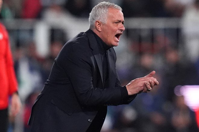 4ee3cff9c00248aea3c639b43265b27a-1 Jose Mourinho için çarpıcı iddia: Acil eylem planında adaylardan biri oldu  - 4. Foto