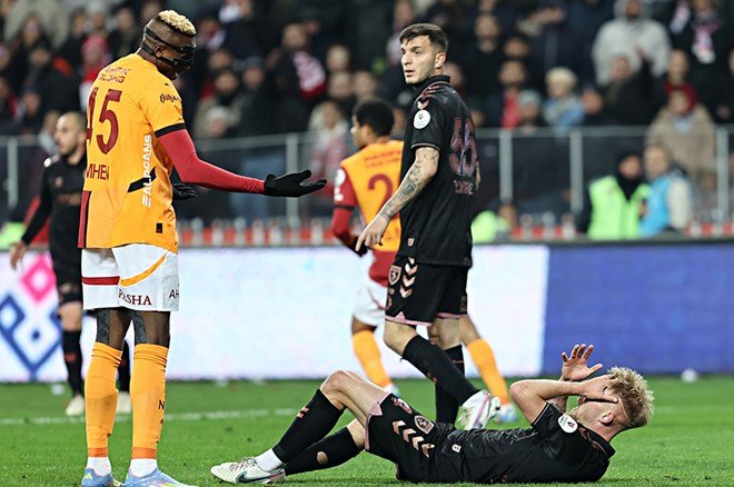 Trio, Samsunspor - Galatasaray maçındaki pozisyonları yorumladı: İptal edilen gol ve penaltı   - 7. Foto