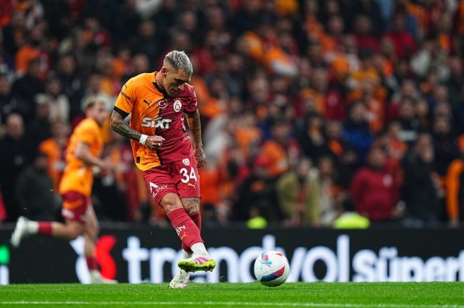 5a03c2ded02e4ebcba61123d22aef737-1 Galatasaray, Torreira'nın sözleşmesini 2028 yılına kadar uzattı - 3. Foto