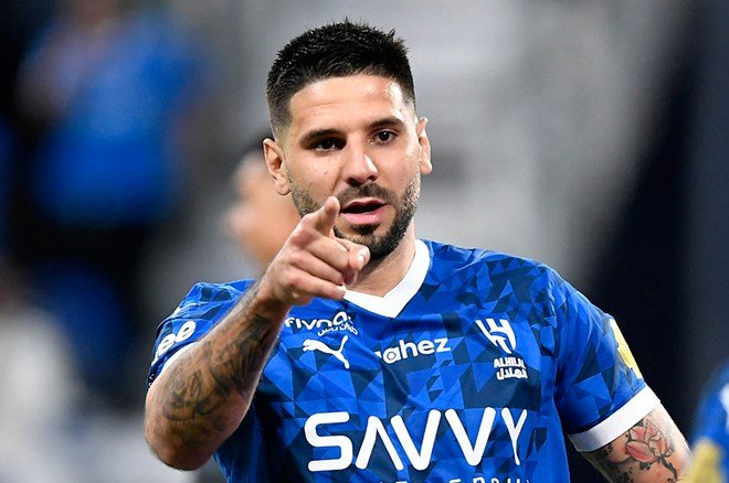 Fenerbahçe'de Dzeko ve Cenk Tosun'un yerine taraftarları heyecanlandıran golcü  - 4. Foto