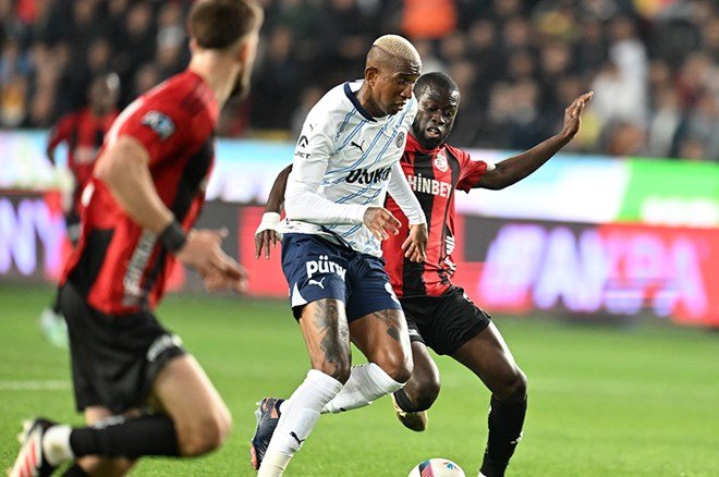 5ddf37291d22421fb1b118e7facd6d17-1 Badou Ndiaye'den İrfan Can Eğribayat'a olay yanıt ve sosyal medyadan ifşa - 4. Foto