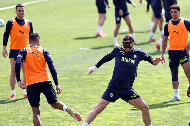 Dev derbiye geri sayım: Fenerbahçe ve Galatasaray'da son durum  - 4. Foto