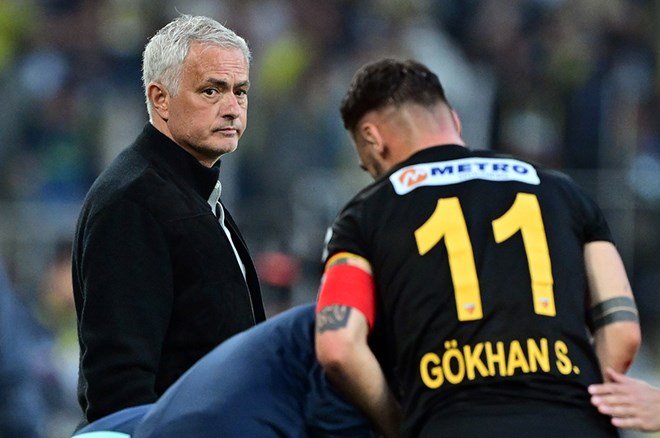 Mourinho'dan "Fenerbahçe'nin şampiyonluk şansı devam ediyor mu?" sorusuna cevap  - 5. Foto