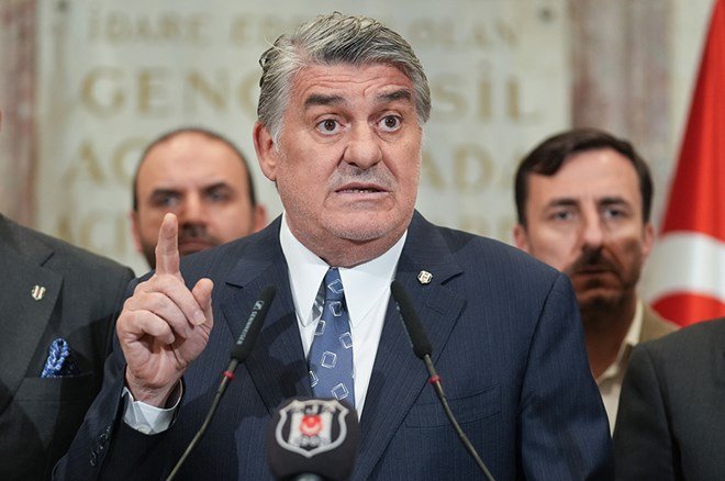 66cfe58d36c5431fad772310cce7c385-1 Serdal Adalı derbinin ardından soluğu hakemin yanında aldı: Yasin Kol ile ilginç diyalog - 2. Foto