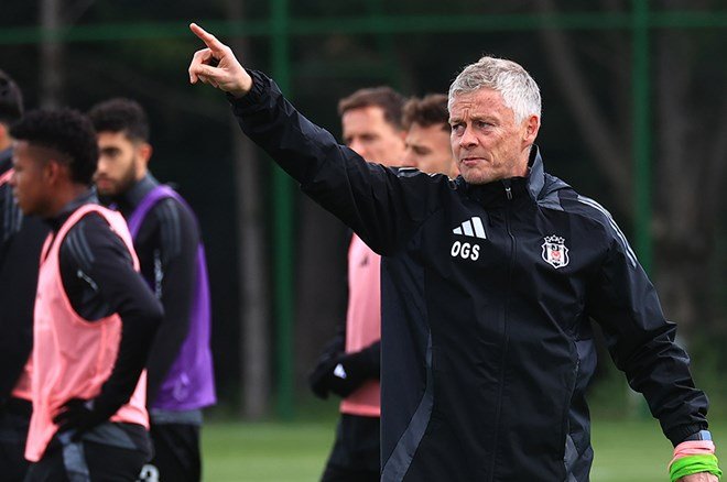 68704e46b68c433d92165b784ec3f44c-1 Beşiktaş'ta Solskjaer'den şaşırtıcı Chamberlain denemesi - 6. Foto