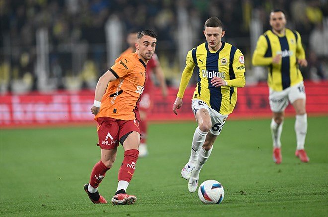 6e77e41f1539479cbdb367e0330c816a-1 "Okan Buruk, Mourinho'yu yine imha etti" | Spor yazarları Fenerbahçe-Galatasaray derbisi için ne dedi?  - 10. Foto