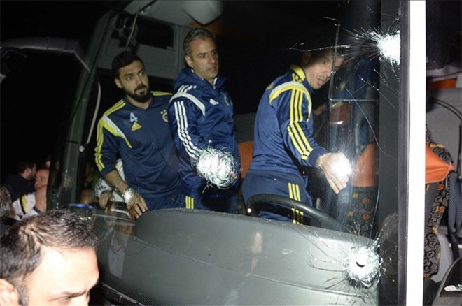 70b972d21acc42bfbb54bffddf3c95d4 Fenerbahçe'den gece yarısı açıklama: "Failler nerede?"  - 2. Foto