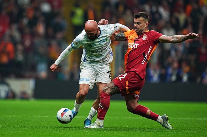72e5a9d582614378b27a80655df66af3 Galatasaray 40 yıl sonra bir ilki başardı  - 2. Foto
