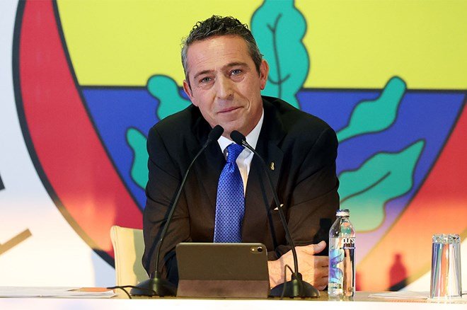 Fenerbahçe resmen ilan edecek: Ali Koç müjdeyi camianın önüde verdi  - 4. Foto