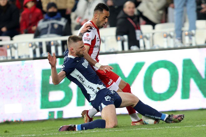 823313e56ac3486e8fb4c55cdfbd9091 Ve Skriniar beklenen kararı verdi: Fenerbahçe'de kalacak mı?  - 5. Foto